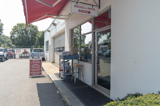 Toyota Dealer «Toyota of Greenwich», reviews and photos, 75 E Putnam Ave, Cos Cob, CT 06807, USA