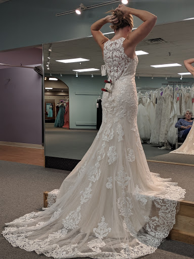 Bridal Shop «USA Bridal», reviews and photos, 1850 S Hurstbourne Pkwy #150, Louisville, KY 40220, USA