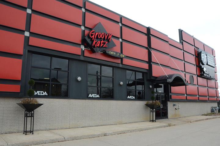 Groovy Katz Salon & Spa 52240
