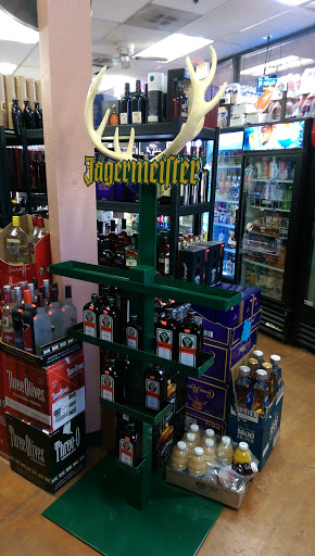 Liquor Store «Liquor Vault», reviews and photos, 9301 E Shea Blvd # 133, Scottsdale, AZ 85260, USA