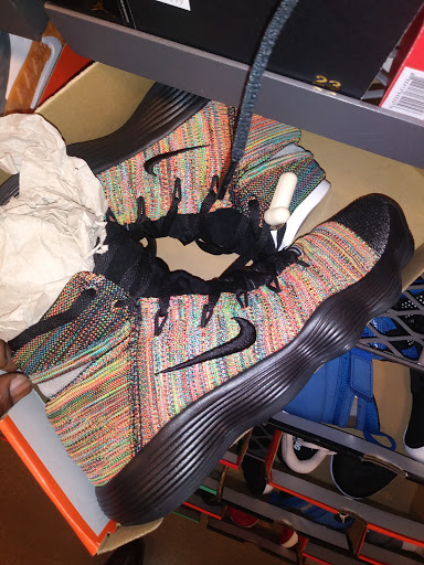 Clothing Store «Nike Factory Store», reviews and photos, 1475 N Burkhart Rd Suite C-200, Howell, MI 48855, USA