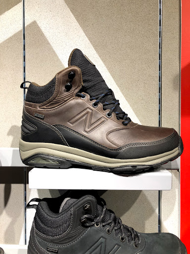 Shoe Store «New Balance», reviews and photos, 380 W Main St, Avon, CT 06001, USA
