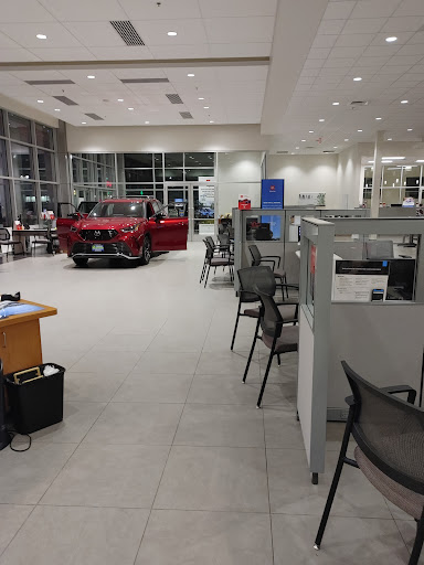 Toyota Dealer «Royal Moore Toyota», reviews and photos, 1415 SE River Rd, Hillsboro, OR 97123, USA