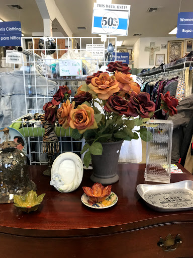 Thrift Store «St. Vincent de Paul (SVDP) Thrift Store», reviews and photos, 40 N B St, San Mateo, CA 94401, USA