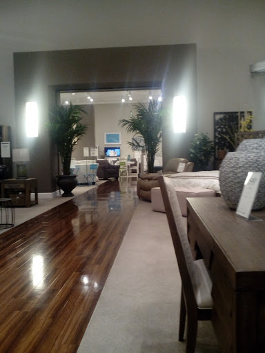 Furniture Store «City Furniture Hialeah», reviews and photos, 5250 W 20th Ave, Hialeah, FL 33016, USA