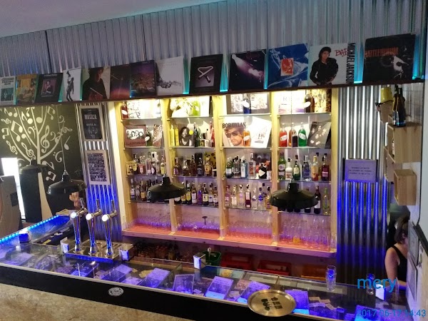 Le Clan música y tapas