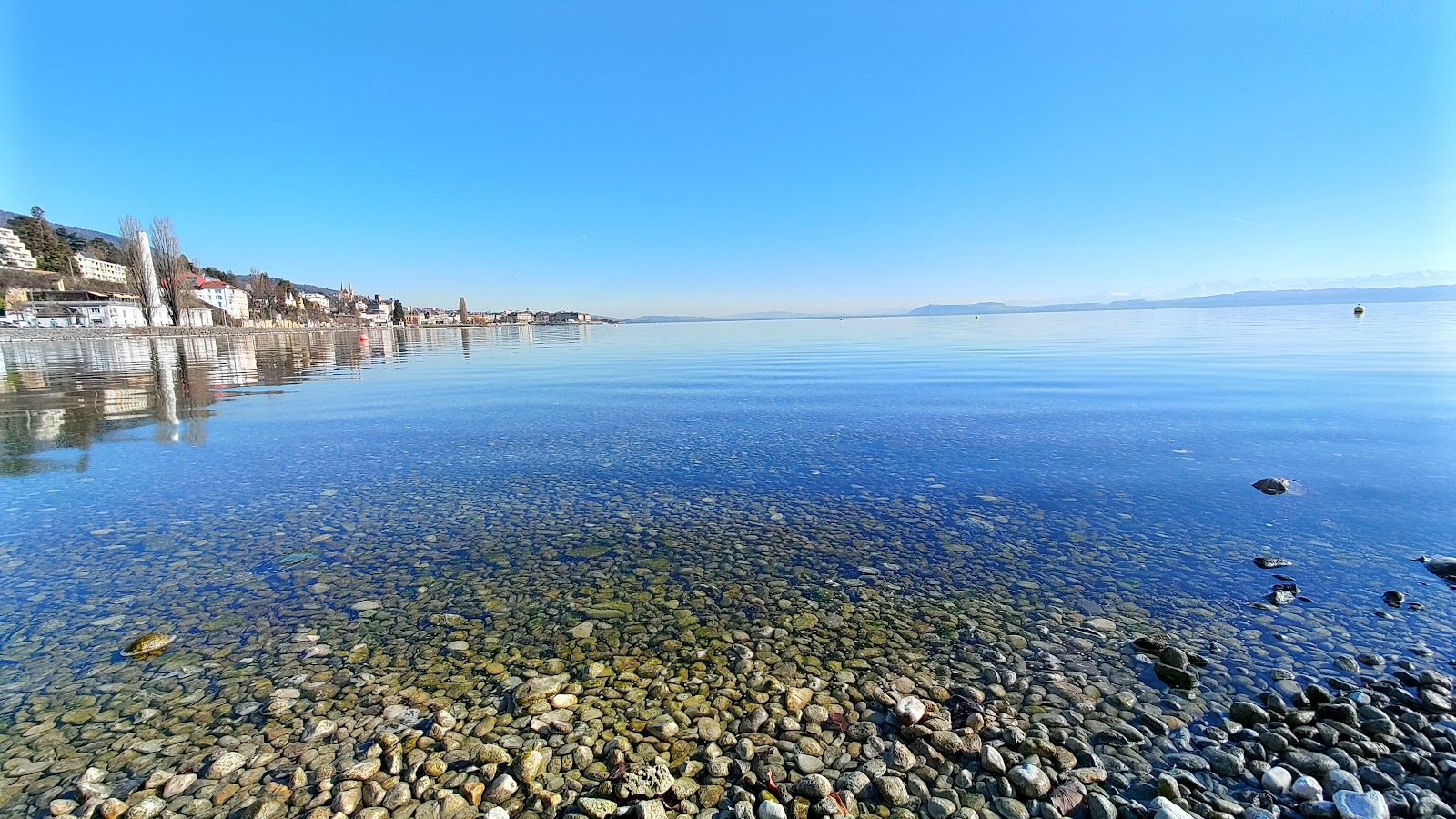 Photo de Plage de Serriere et le règlement
