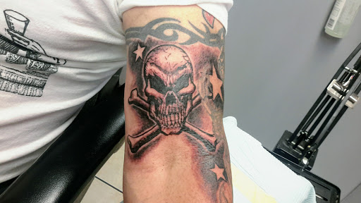 Your Design Or Mine Tattoos, 1993 Harrodsburg Rd, Lexington, KY 40504, USA, 