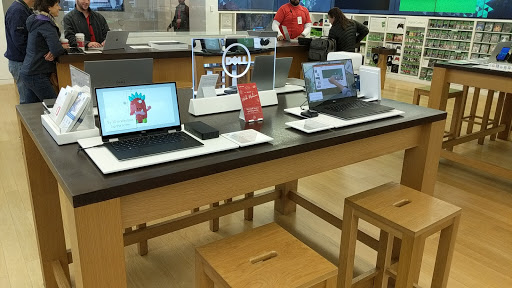 Computer Store «Microsoft Store - St. Johns Town Center», reviews and photos, 4791 River City Dr #113, Jacksonville, FL 32246, USA