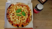 Plats et boissons du Pizzeria Pizza Delambre à Paris - n°17