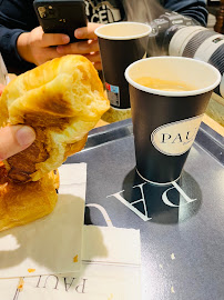 Croissant du Restaurant servant le petit-déjeuner PAUL à Paris - n°2