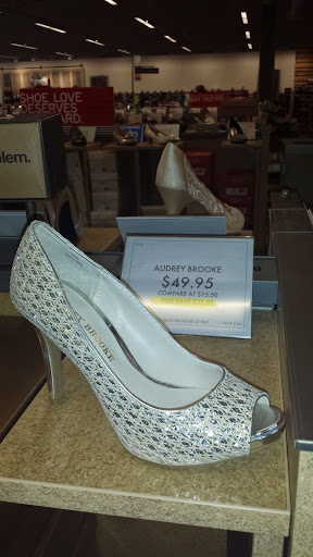 Shoe Store «DSW Designer Shoe Warehouse», reviews and photos, 11500 Burleigh St., Wauwatosa, WI 53222, USA