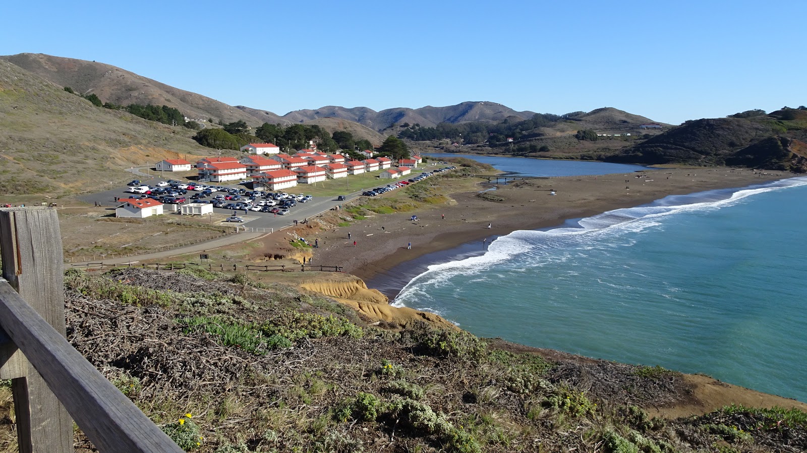 Foto von Rodeo Beach mit etwas sauber Sauberkeitsgrad