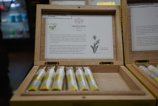 Tobacco Shop «Paradise Island Smoke Shop», reviews and photos, 3316 Snapfinger Rd, Lithonia, GA 30038, USA