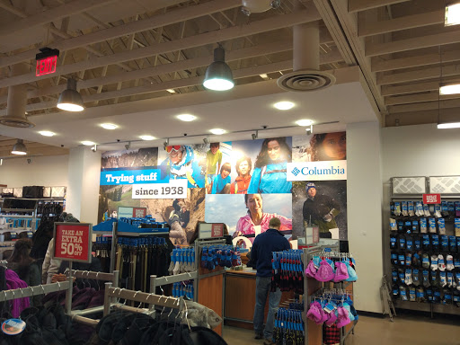 Sportswear Store «Columbia Sportswear Outlet Store at Lighthouse Place Premium Outlets», reviews and photos, 1710 Lighthouse Pl, Michigan City, IN 46360, USA
