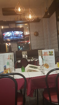 Atmosphère du Restaurant libanais Restaurant SANIOURA à Paris - n°2