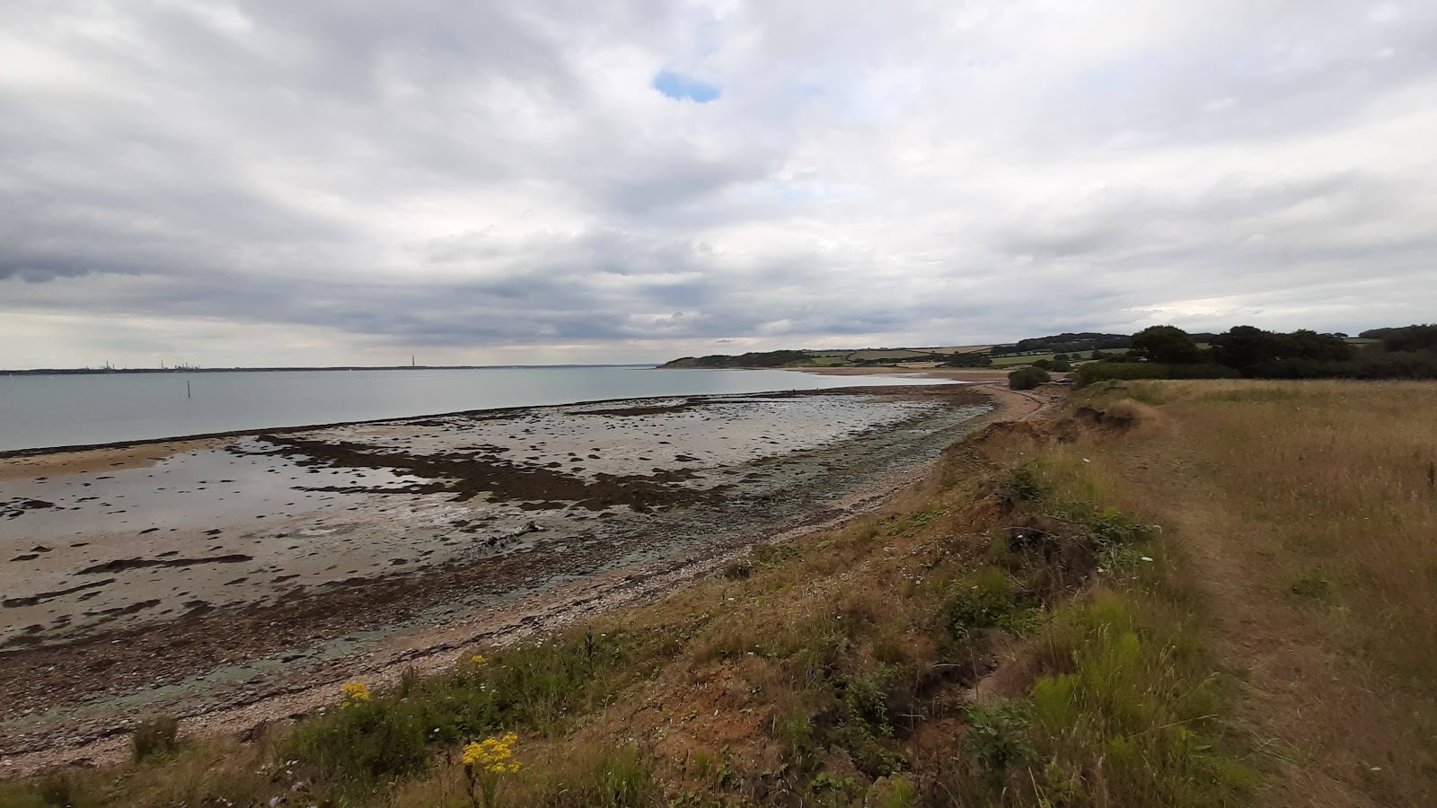 Fotografija Thorness Bay Beach priljubljeno mesto med poznavalci sprostitve