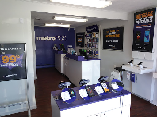 Cell Phone Store «MetroPCS Authorized Dealer», reviews and photos, 27 Russell St, Woburn, MA 01801, USA