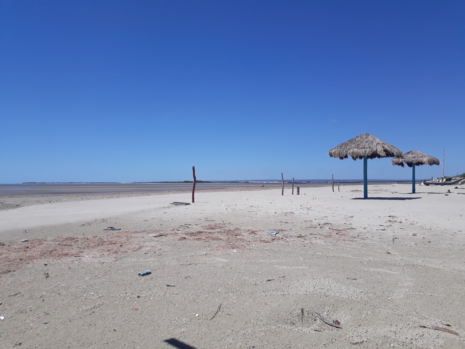 Foto de Praia de Pernambuquinho com areia brilhante superfície