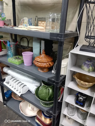 Thrift Store «Nifty Thrifty Shop LLC», reviews and photos, 4200 39th Ave, Kenosha, WI 53144, USA