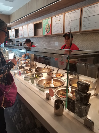 Shopping Mall «Shops On Lake Avenue», reviews and photos, 345 S Lake Ave, Pasadena, CA 91101, USA