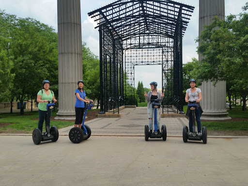 Bicycle Rental Service «Bike and Roll Chicago - Millennium Park», reviews and photos, 239 E Randolph St, Chicago, IL 60601, USA