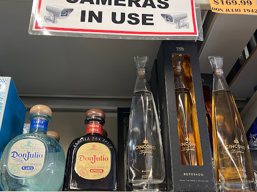 Liquor Store «Elmsford Wine & Spirits», reviews and photos, 111 E Main St, Elmsford, NY 10523, USA