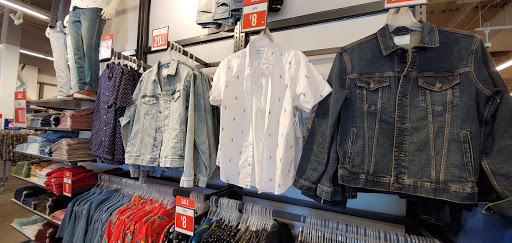 Clothing Store «Old Navy», reviews and photos, 3131 E Main St, Mohegan Lake, NY 10547, USA
