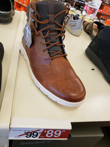 Shoe Store «Famous Footwear», reviews and photos, 4190 Vinewood Ln N, Plymouth, MN 55442, USA