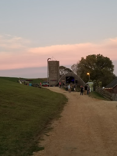 Live Music Venue «Codfish Hollow Barnstormers», reviews and photos, 5013 288th Ave, Maquoketa, IA 52060, USA