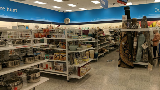 Clothing Store «Ross Dress for Less», reviews and photos, 3129 Market Center Drive, Morrisville, NC 27560, USA