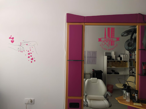 Azucena Peluquería y Estética Unisex en Nava de laAsunción, Segovia