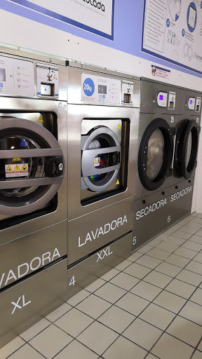 Lavanderia autoservicio Autocolada Self Service Laundry en Valdepeñas, Ciudad Real