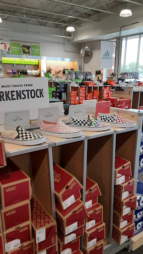 Shoe Store «DSW Designer Shoe Warehouse», reviews and photos, 8506 E 71st St, Tulsa, OK 74133, USA