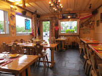 Atmosphère du Restaurant L'Assiette Comtoise à Sainte-Geneviève-des-Bois - n°9