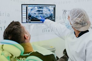 Clínica Dentária OralMED Benfica image