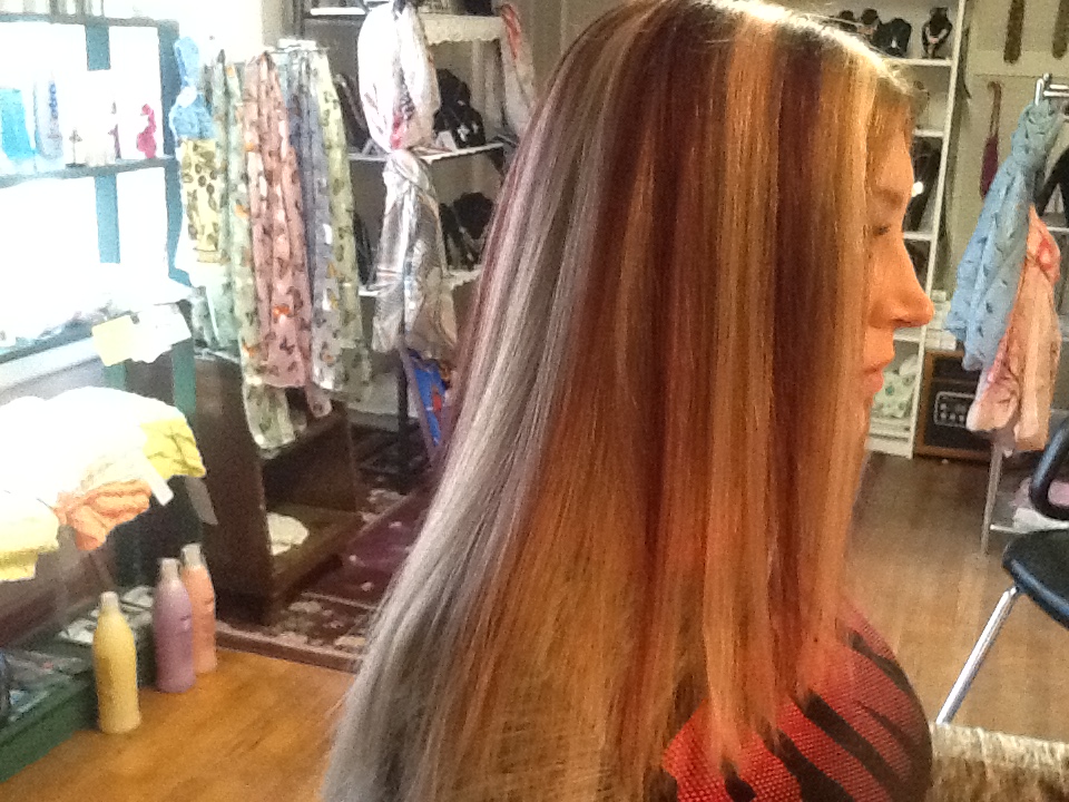 LuAnns Unisex Hair Designs 13135
