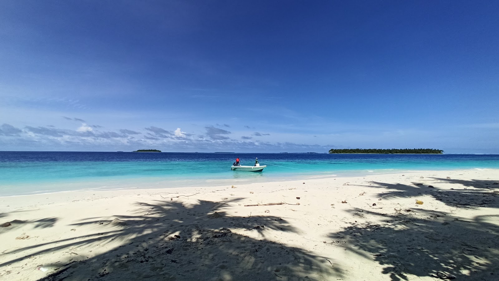 Fotografie cu Faruhulhudhoo Beach amplasat într-o zonă naturală