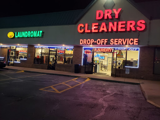 Laundromat «Holiday Plaza Laundromat», reviews and photos, 8485 N Wayne Rd, Westland, MI 48185, USA