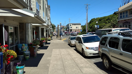 Used Book Store «Nye Beach Book House LLC», reviews and photos, 727 NW 3rd St, Newport, OR 97365, USA