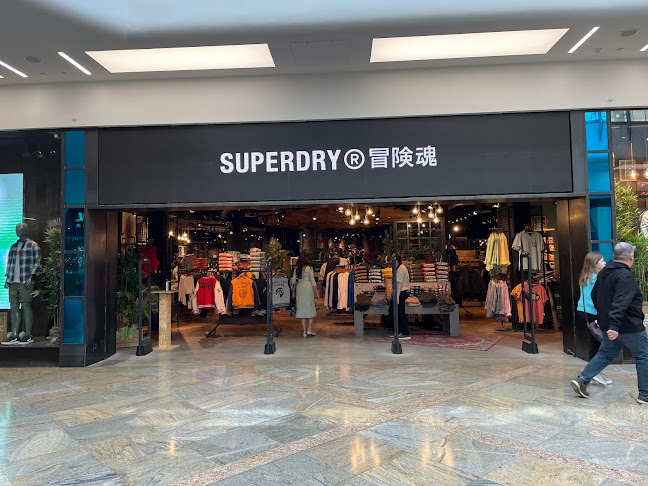 stores.superdry.com