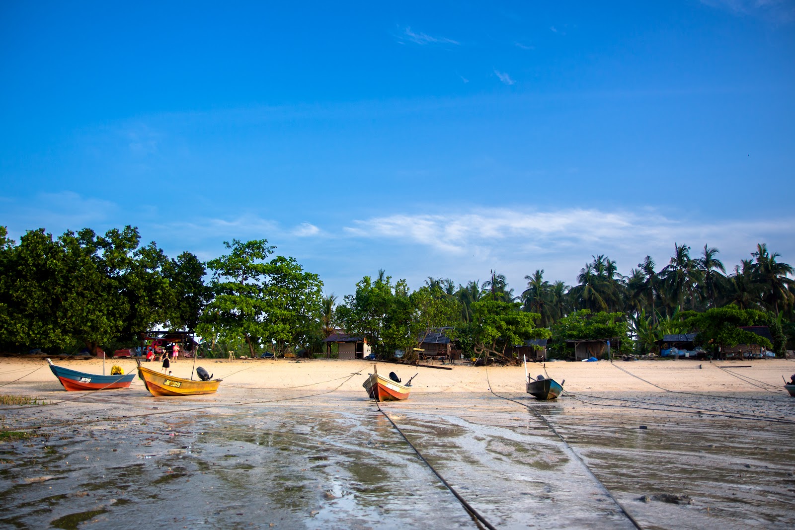 Terus Rekreasi Beach的照片 带有碧绿色水表面