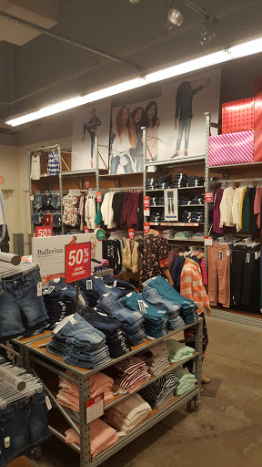 Clothing Store «Old Navy», reviews and photos, 3885 NE 163rd St, North Miami Beach, FL 33160, USA