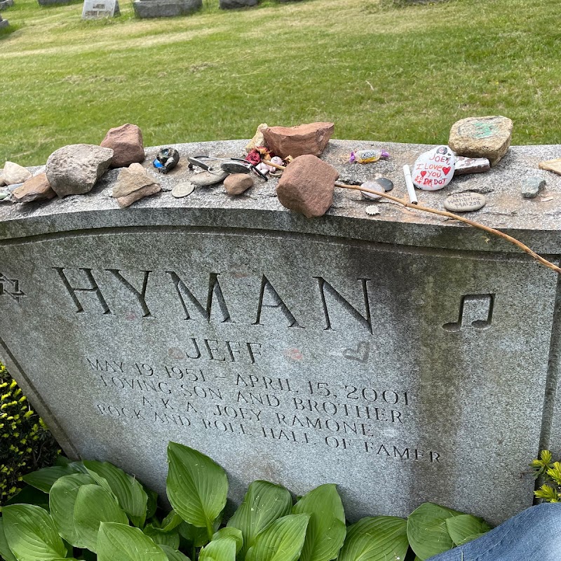Grave of Joey Ramone