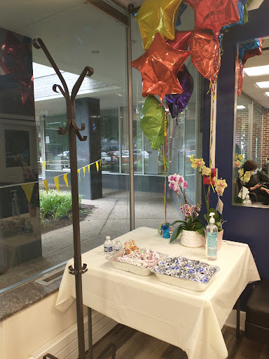 Barber Shop «Rosslyn Barber Shop», reviews and photos, 1700 N Moore St #350, Arlington, VA 22209, USA