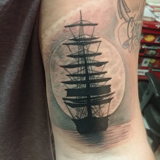 Tattoo Shop «Six1Six Tattoo Studio», reviews and photos, 526 Leonard St NW, Grand Rapids, MI 49504, USA