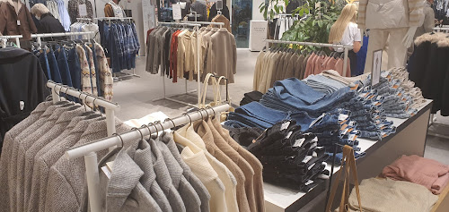 Magasin de vêtements MANGO Le Pontet