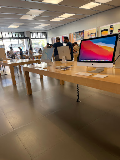 Computer Store «Apple Pasadena», reviews and photos, 54 W Colorado Blvd, Pasadena, CA 91105, USA