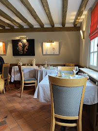 Atmosphère du Restaurant gastronomique Le Dauphin à Le Breuil-en-Auge - n°5