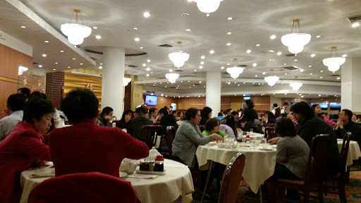 Shopping Mall «Vallco Shopping Mall», reviews and photos, 10123 N Wolfe Rd, Cupertino, CA 95014, USA